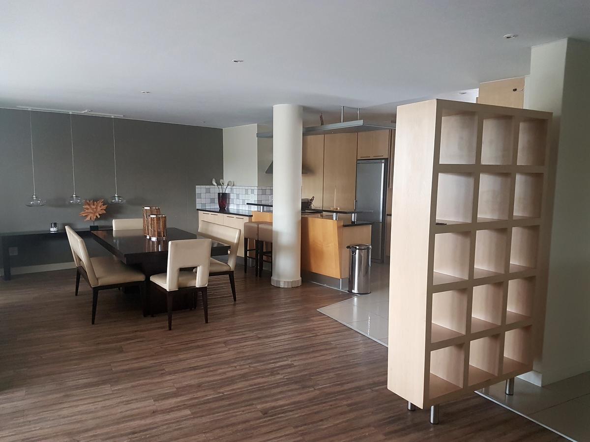 Weom Apartments Sandton Esterno foto