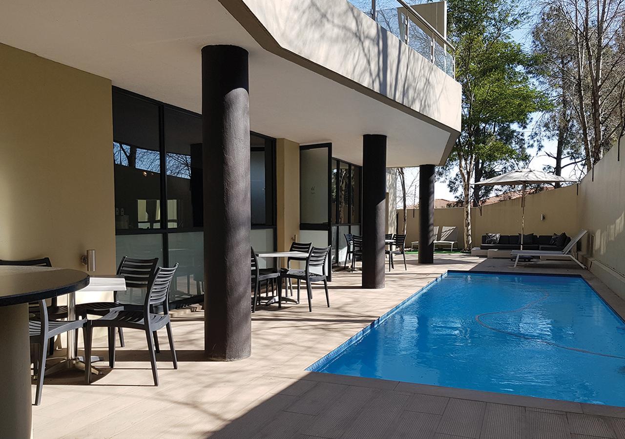 Weom Apartments Sandton Esterno foto