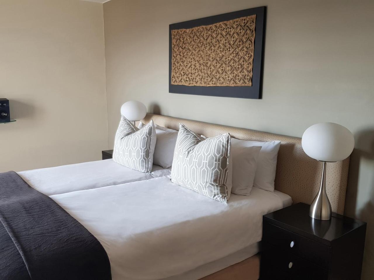 Weom Apartments Sandton Esterno foto