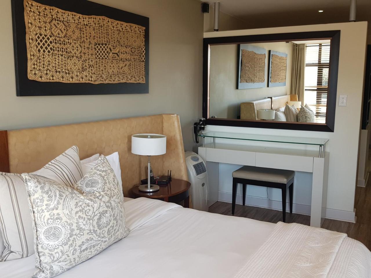 Weom Apartments Sandton Esterno foto