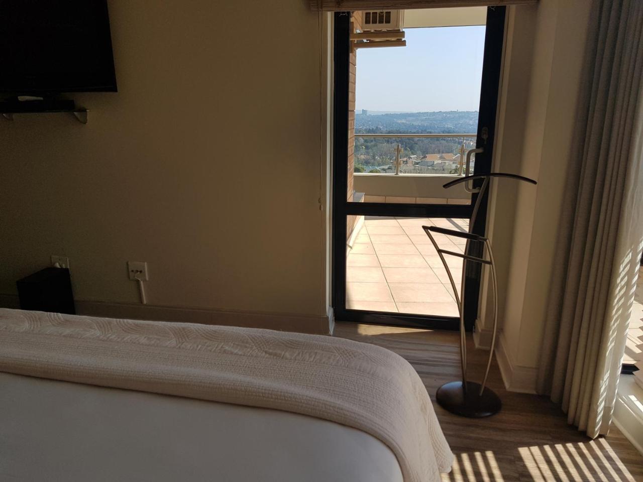 Weom Apartments Sandton Esterno foto